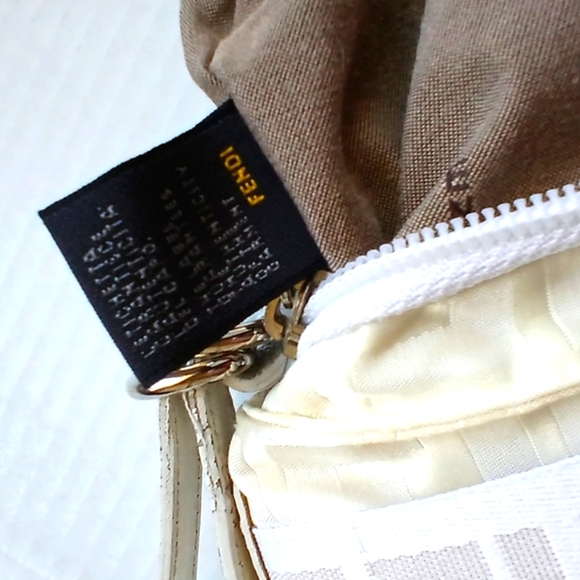 FENDI rare! White/Ivory FF Zucca Baguette/Hobo - Picture 8 of 10